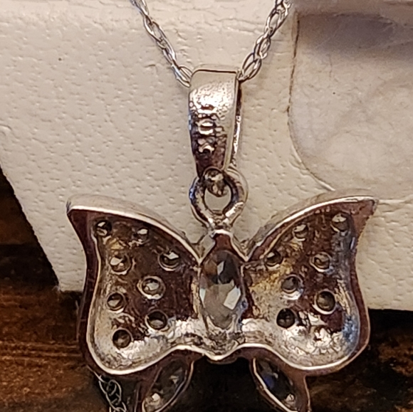 BNWOT - 10K WG "BUTTERFLY" CUBIC ZIRCONIA NECKLACE - Picture 3 of 8